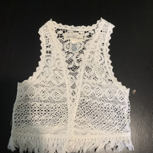 H&M knitted vest like new, 2 to 4 years, white