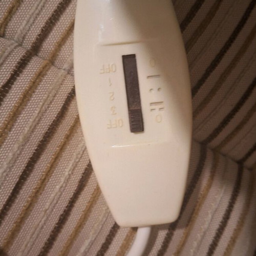 Electric blanket used, 135 x 200 cm, with 2 controllers