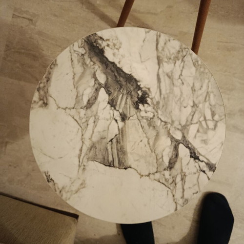 Side tables used with minor marks