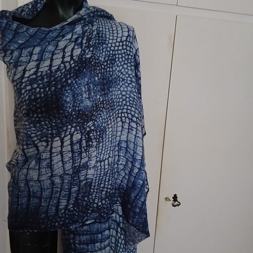 Scarf like new, summer, white and blue