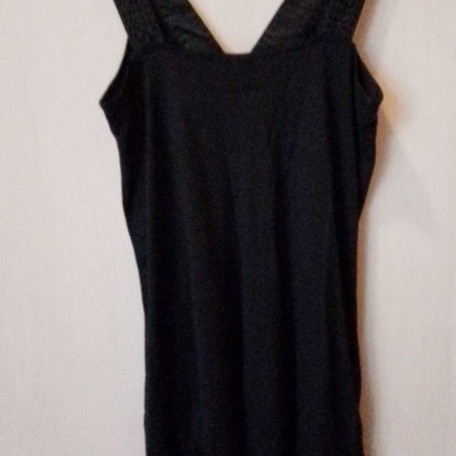 Women's short black dress with satin belt, size Small