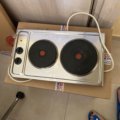 Electric appliances set like new with Bosch coffee maker and German stove