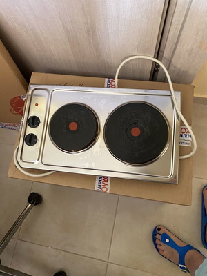 Electric appliances set like new with Bosch coffee maker and German stove