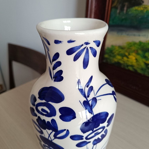 Vintage porcelain vase like new with blue flowers, height 24 cm