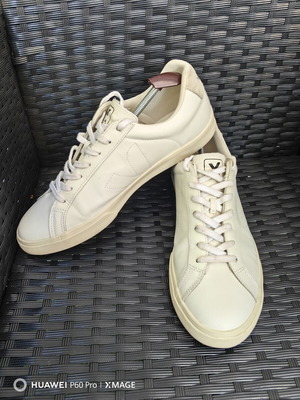 Veja sports shoes used, size 45, white