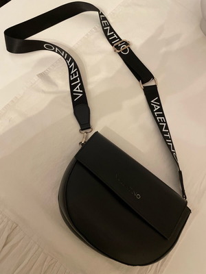 Valentino τσάντα μαυρη
