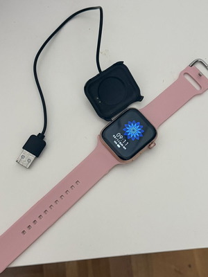 Smartwatch no brand new with charger, color screen, activity tracking