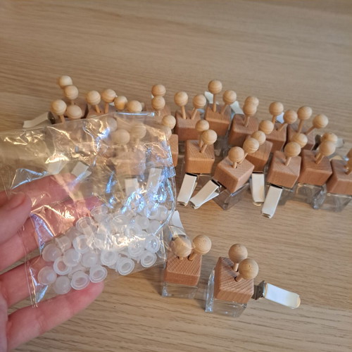 Car diffuser bottles 7 ml with wooden cap, sticks and stopper, pack of 22