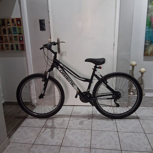 City Bicycle like new, 27 inch, black, men's with gears and front suspension