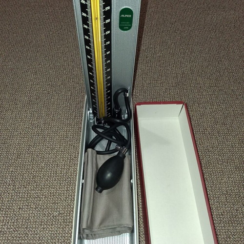 Vintage ALPK2 Japan sphygmomanometer used, traditional tabletop