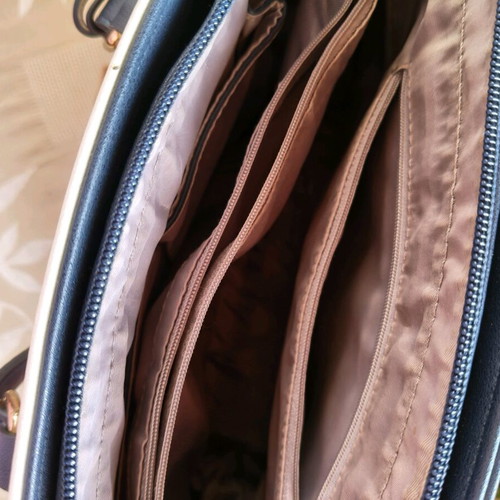 Tricolor shoulder bag like new with gold details