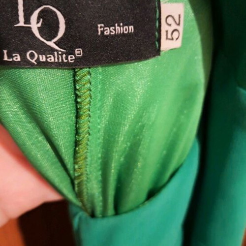 Women's dress like new, green, size 6XL with gold chain detail