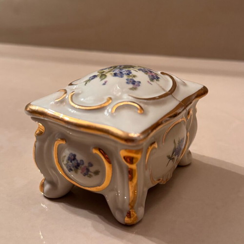 Porcelain box Bavaria used with crack
