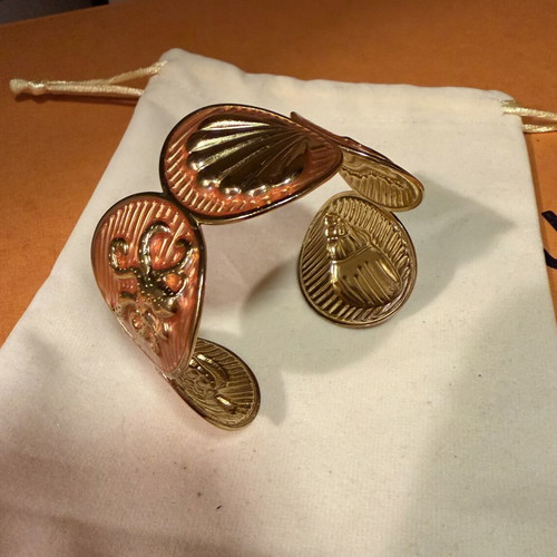 S steel thick summer bracelet with shell design, orange and gold tone