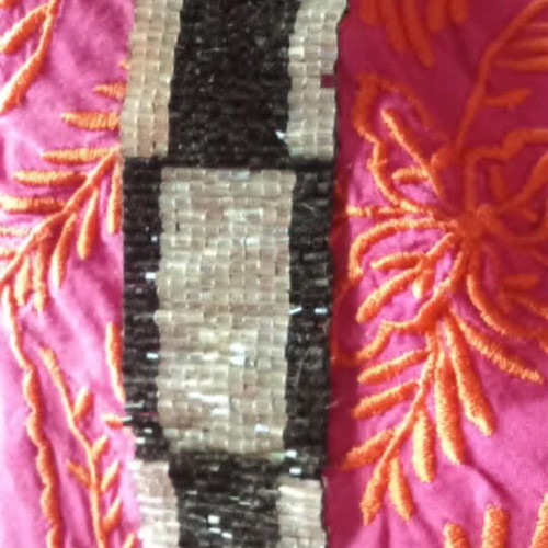 Bracelet with iridescent white and black glass beads, new