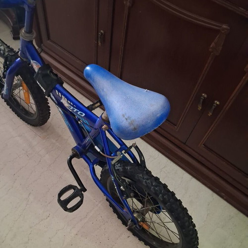 Children's bicycle refurbished, blue