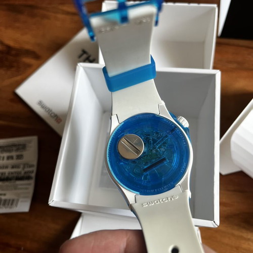 Swatch Scubaqua Blue Fire SSCU09S100 watch like new, unisex, white and turquoise