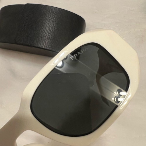 Prada sunglasses cream like new