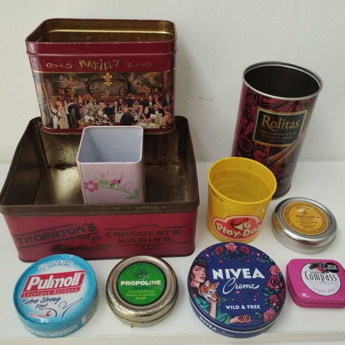 Metal tins used, set of 9 pieces