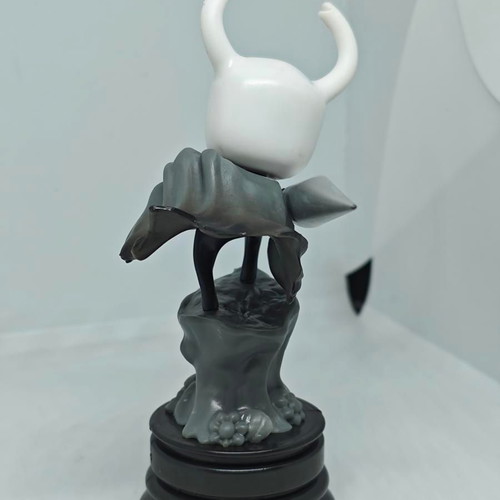 Hollow Knight Collectible Figure The Knight 12cm like new