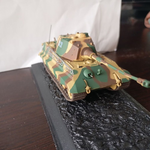 Tiger II Tank Model 1:72 scale DeAgostini like new