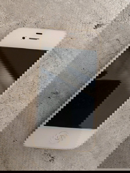 iphone 4s , για ανταλλακτικα χωρις φορτιστη