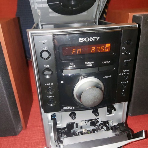Sony CMT-EH10 Micro HiFi Component System like new