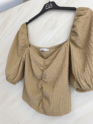Stradivarius blouse with puff sleeves, khaki, medium, like new