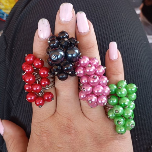 Statement cocktail rings set of 4 with beads and pearls like new