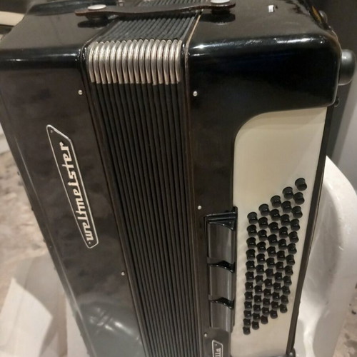 Weltmeister Stella 60 accordion, 60 bass, made in Germany