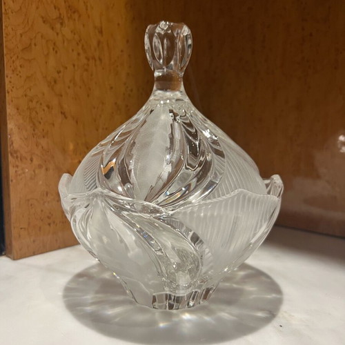 Crystal fondue pot like new with timeless design