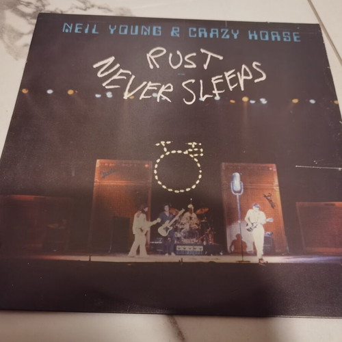 Rust Never Sleeps vinyl album 1979 by Neil Young, like new