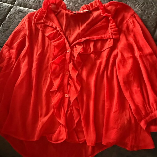 Women's red shirt size L with ruffles and wide balloon sleeves like new