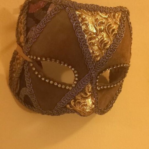 Vintage μάσκα Βενετίας βελούδινη σε μαύρο και χρυσό, σαν καινούργιο