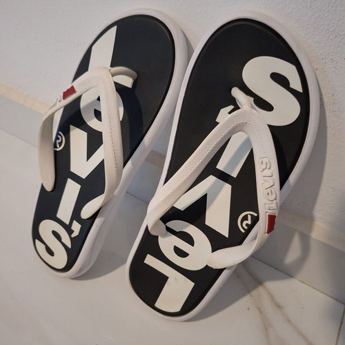 Levi's men's flip flops, medium size 42, black and white