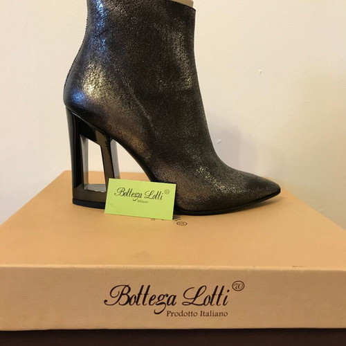 Bottega Veneta ankle boots new, gray silver, size 37