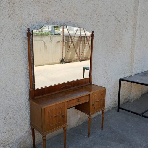 Antique vanity used with mirror