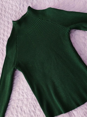 Bershka Πράσινο Crop Pullover μεταχειρισμένο, μέγεθος XS