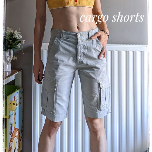 United Colors of Benetton Women Cargo Shorts used, beige, size XS