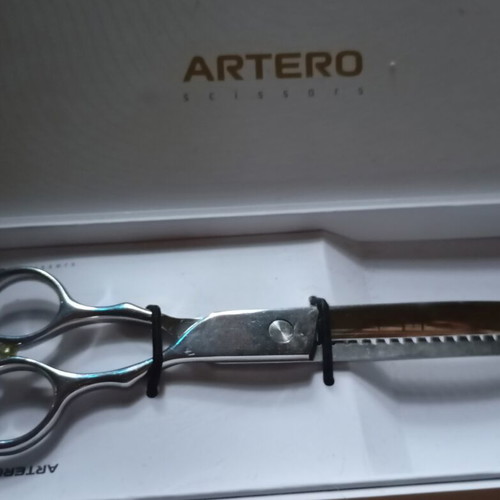 Artero 7.5” Curved Chunker like new, professional-grade