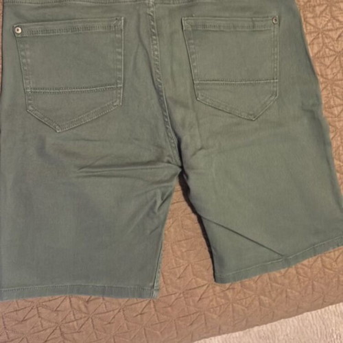 Sfera Cotton Bermuda Shorts like new, green, size M