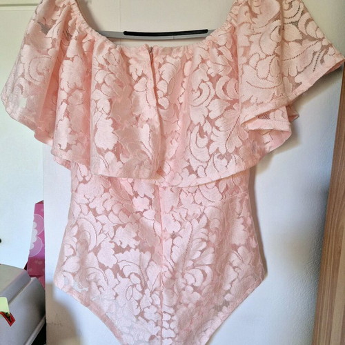 Lace bodysuit pink like new, size L