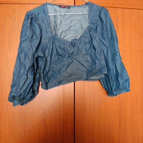 Fresh denim crop top size M like new, blue
