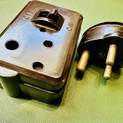 Vintage English Type Bakelite Switch Socket Contactum BS 546 like new