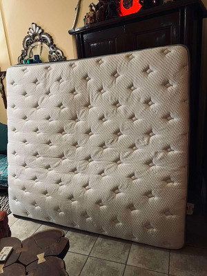 Στρώμα Candia kingsize σε άριστη κατάσταση, Memory Comfort Foam, χειροποίητο