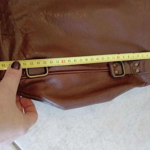 Leather shoulder bag used, large brown and spacious