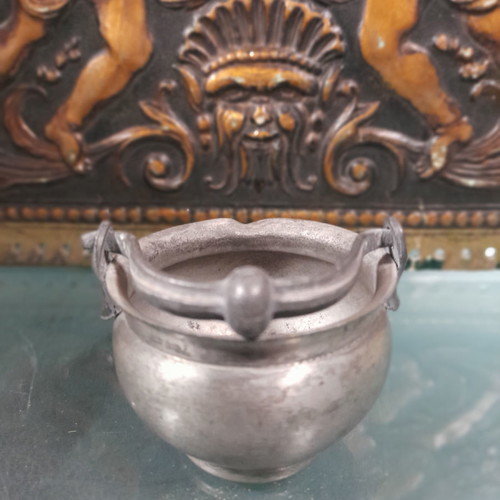 Tin collectible mini vessels used, set of 2 pieces