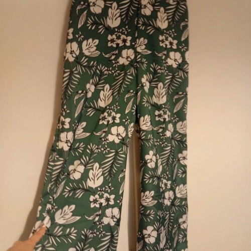 Pink Woman satin pants like new, calf length, green floral