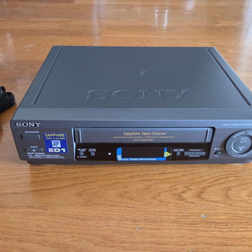 Sony SLV-ED1 VCR VHS player used, includes AV cable