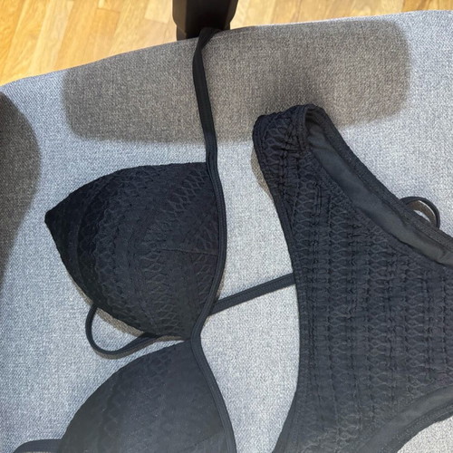 Black bikini set new, sizes S-M flattering fit